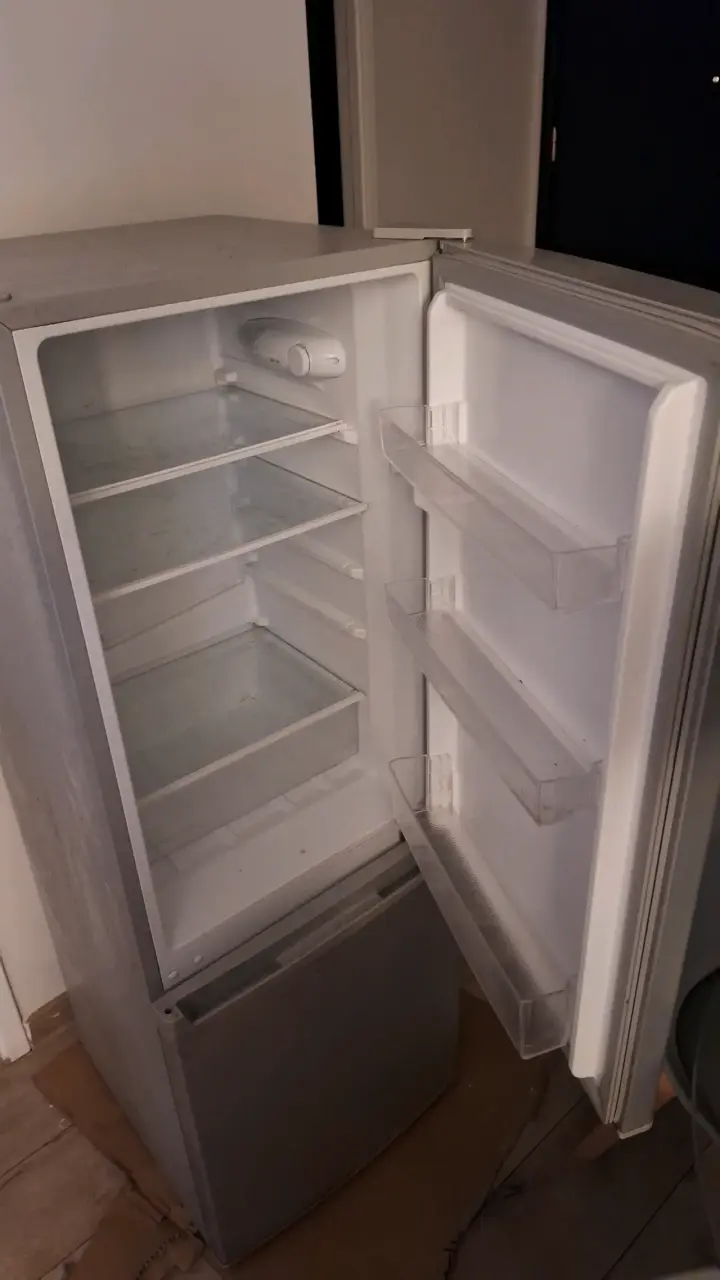 Refrigerador de dos puertas en buen estado - 4