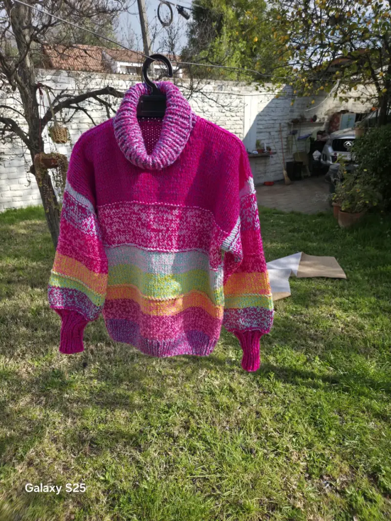 Suéter de lana multicolor cuello alto - 1