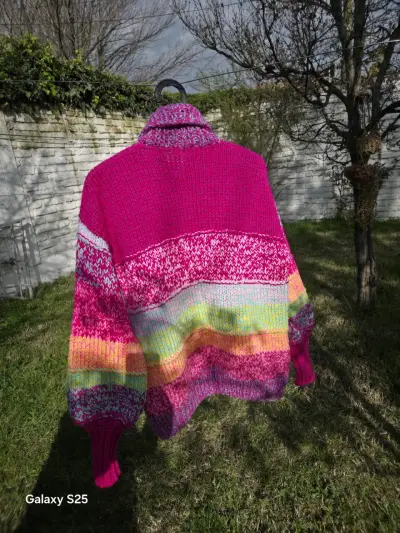 Suéter de lana multicolor cuello alto - miniatura 2