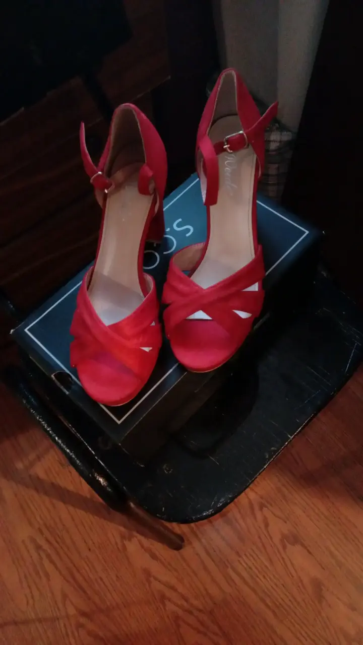 Zapatos de tacón rojo elegante para mujer - 1