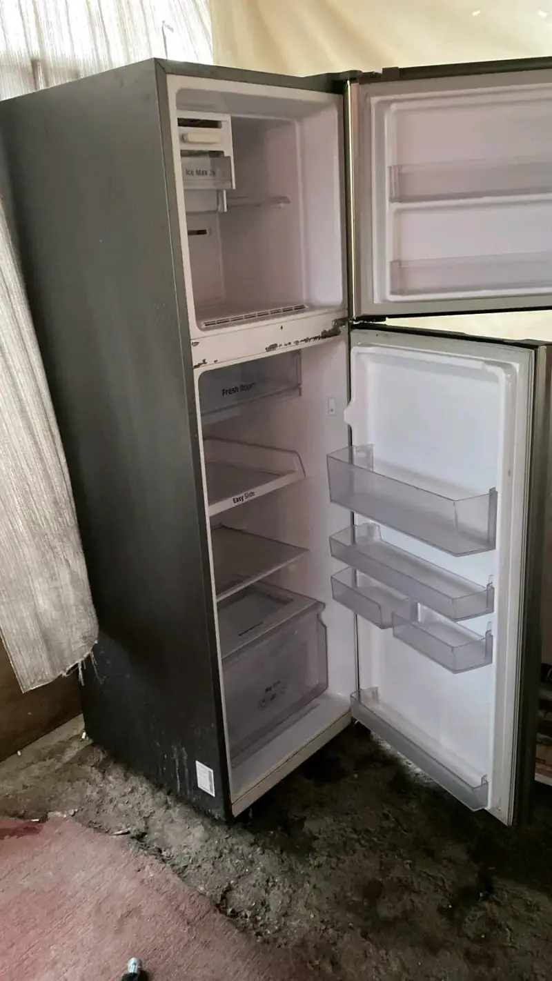 Refrigerador de dos puertas en buen estado - 1