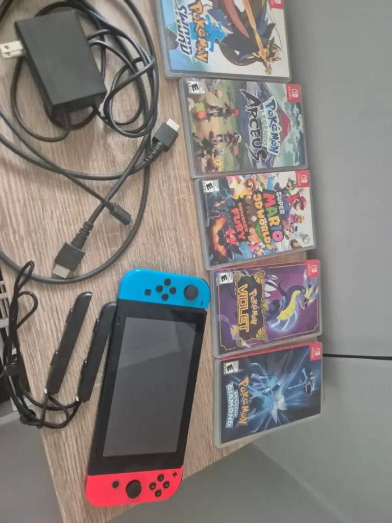 Nintendo Switch con juegos y accesorios originales - 1