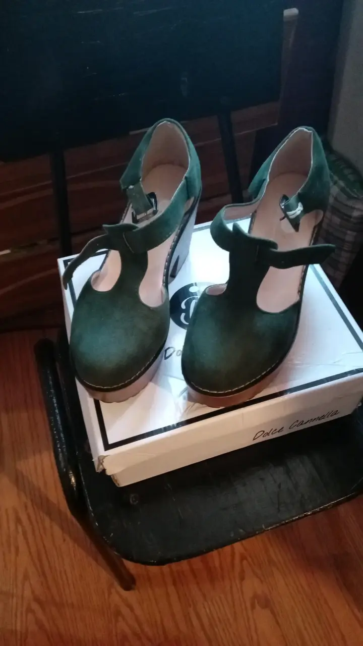 Zapatos de tacón verde Dolce Carmella