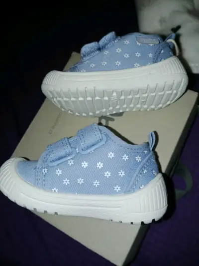 Zapatillas de bebé celestes Opaline talla 18 - miniatura 2