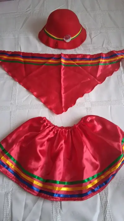 Traje típico andino de niña rojo - miniatura 1