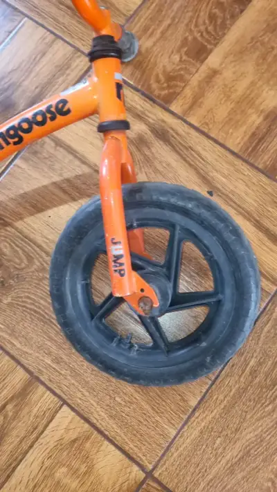 Bicicleta de equilibrio Mongoose Jump naranja - miniatura 3