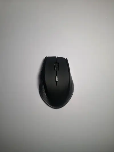 Mouse inalámbrico negro ergonómico - miniatura 1