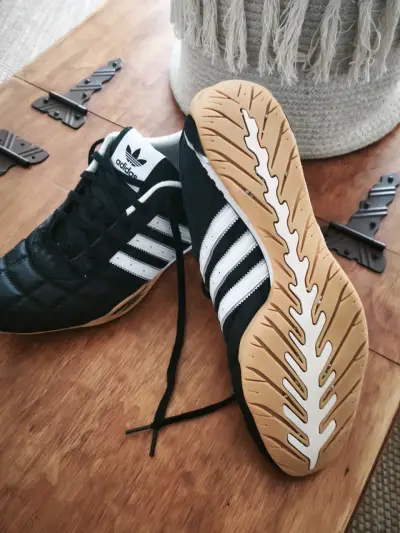 Zapatillas deportivas negras Adidas para hombre - miniatura 2