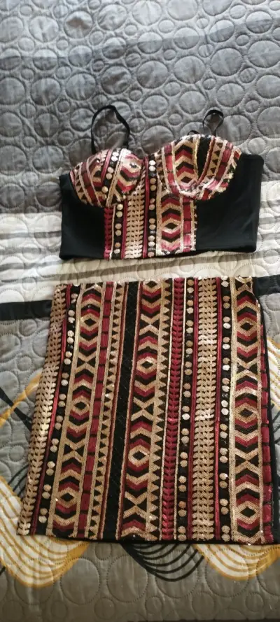 Conjunto de falda y top con lentejuelas - miniatura 1