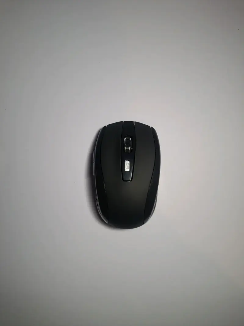 Mouse inalámbrico negro ergonómico - 1