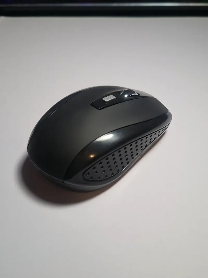 Mouse inalámbrico negro ergonómico - 3