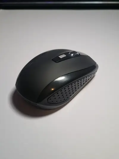 Mouse inalámbrico negro ergonómico - miniatura 3