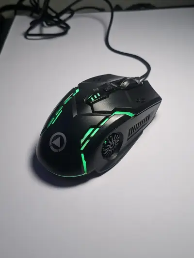Mouse gamer con luces LED y cable USB - miniatura 5