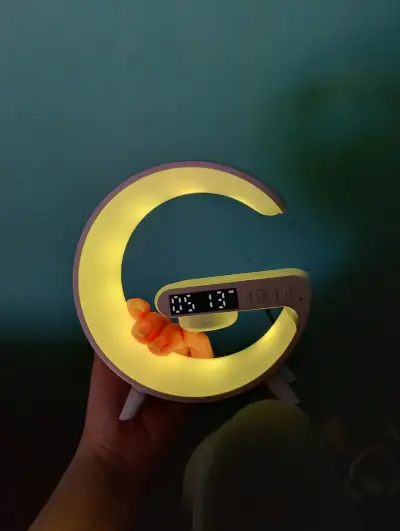 Reloj despertador parlante Bluetooth. Luz - miniatura 2