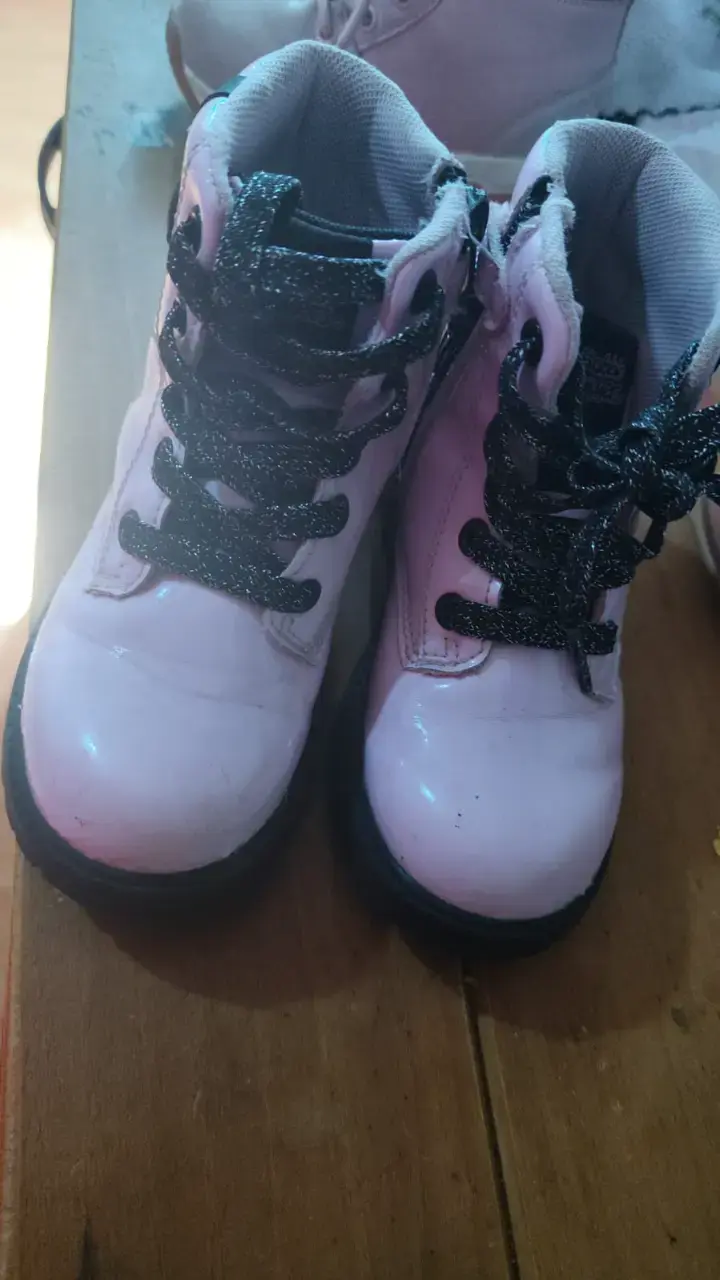 Botas rosadas de niña Minnie  talla 27 - 2