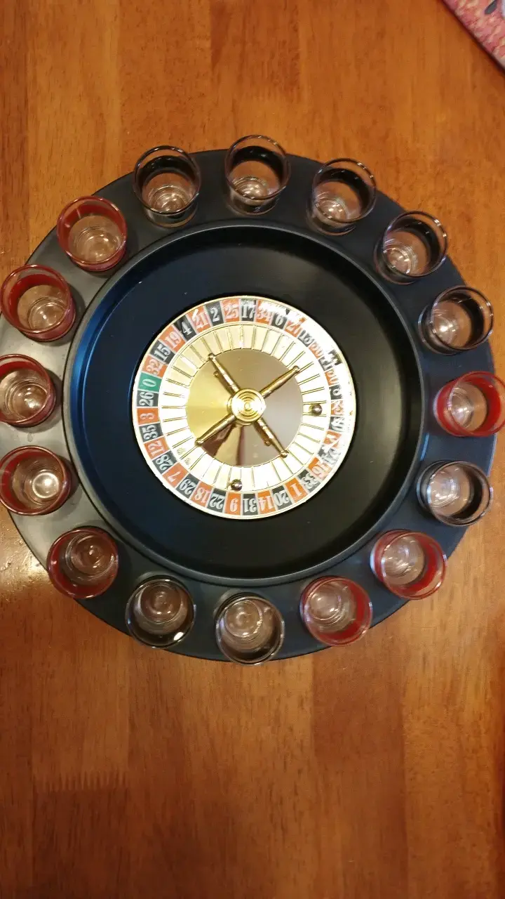 Juego de Ruleta para Beber con Vasos - 2