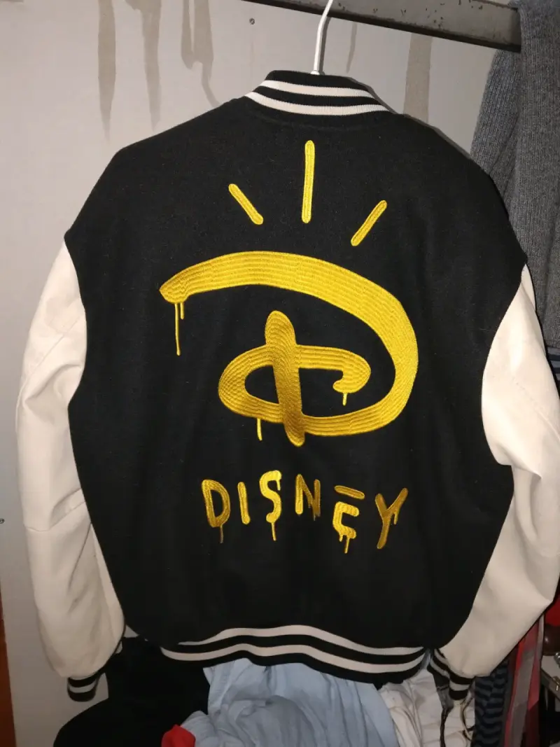 Chaqueta Varsity Disney Negra y Blanca - 1