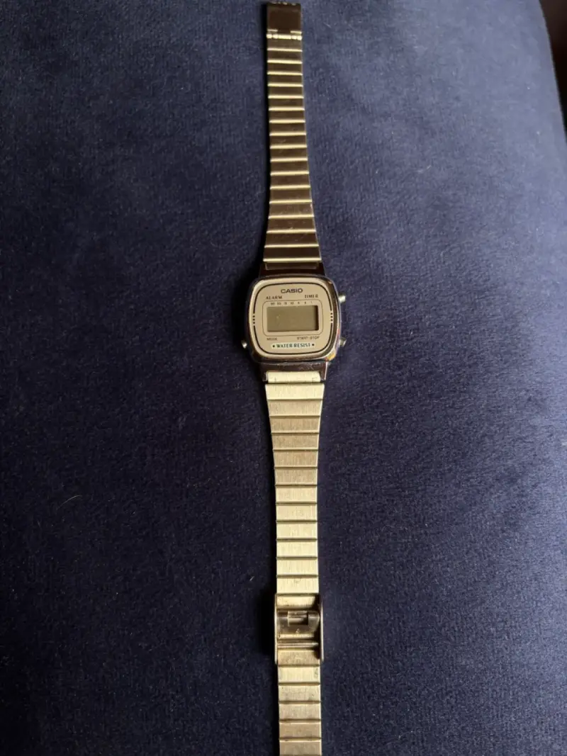 Reloj digital vintage Casio plateado - 1