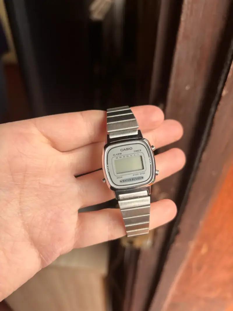 Reloj digital vintage Casio plateado - 2
