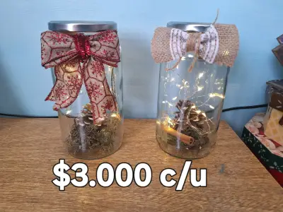 Reloj navideño decorativo con diseño festivo - miniatura 6