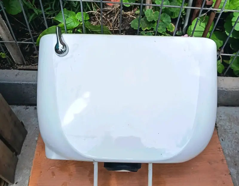 Inodoro de cerámica blanco con tanque - 2