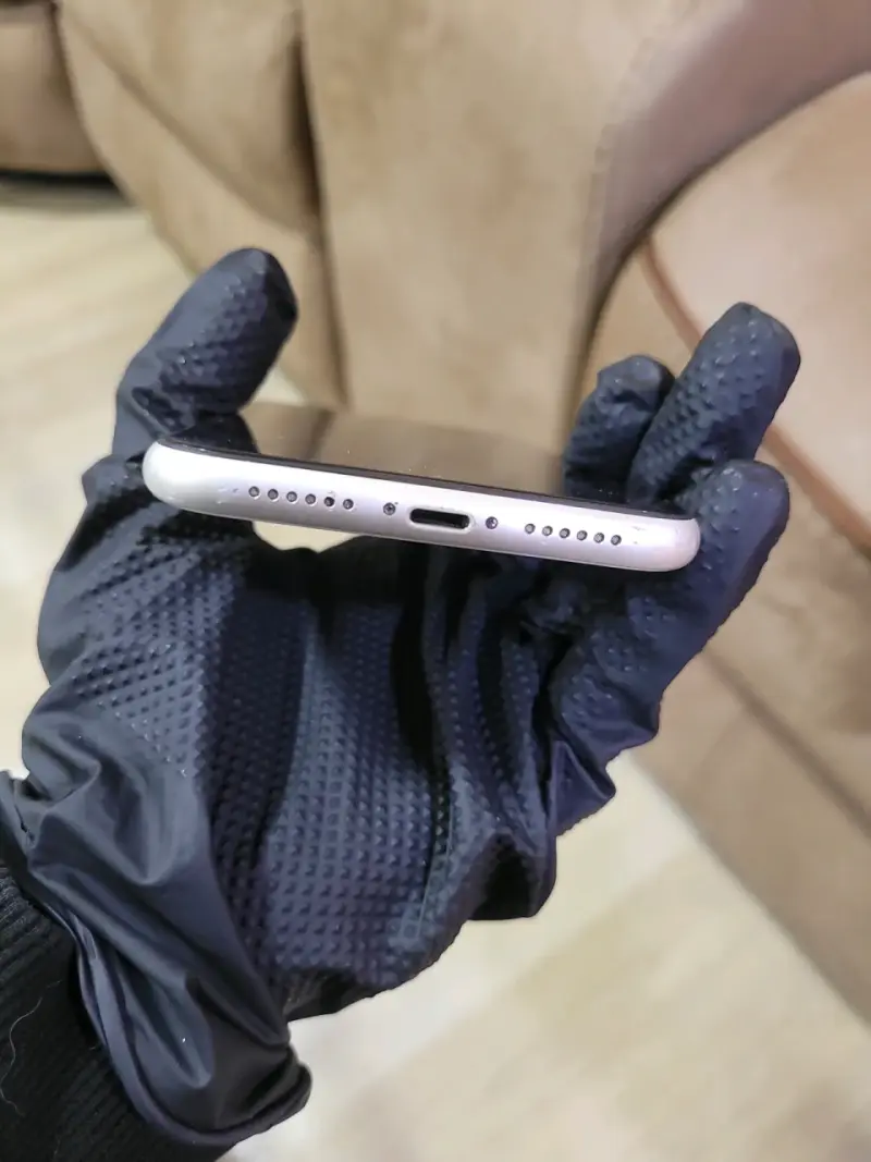 iPhone 11 74% Blanco en Buen Estado(CONVERSABLE) - 6