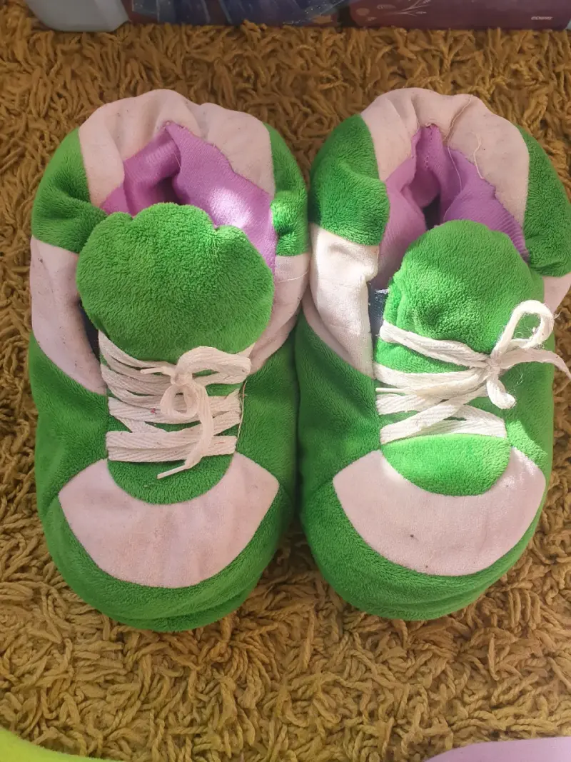 Pantuflas de Peluche Verdes con Cordones - 1