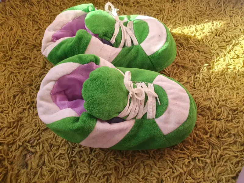 Pantuflas de Peluche Verdes con Cordones - 2