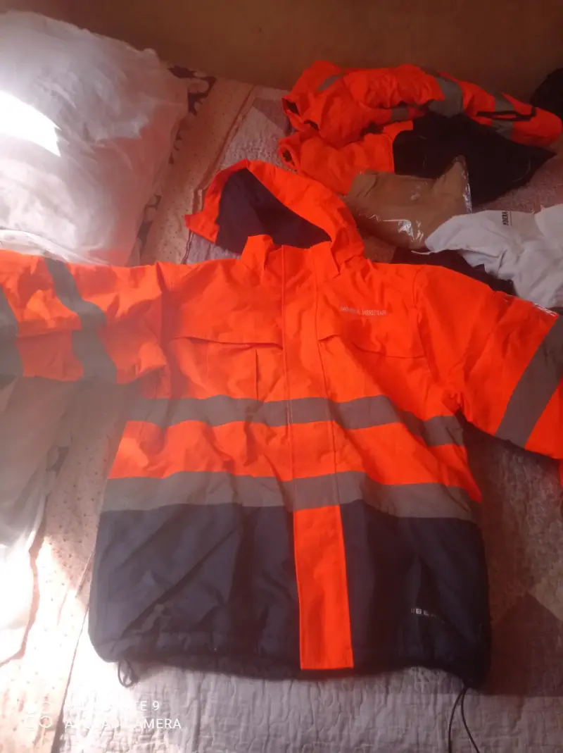 Ropa de trabajo nueva y usada