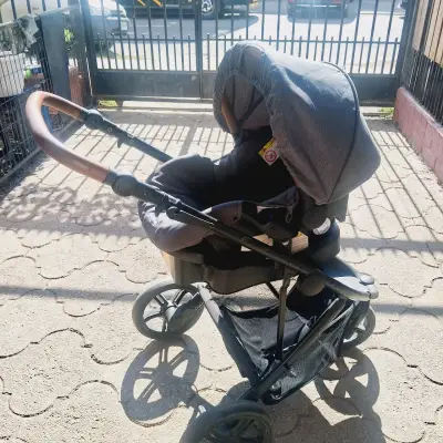 Coche de bebé Bebesit gris con manillar ajustable - miniatura 1