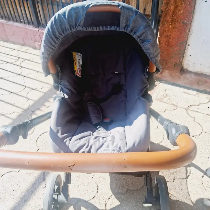 Coche de bebé Bebesit gris con manillar ajustable - 2