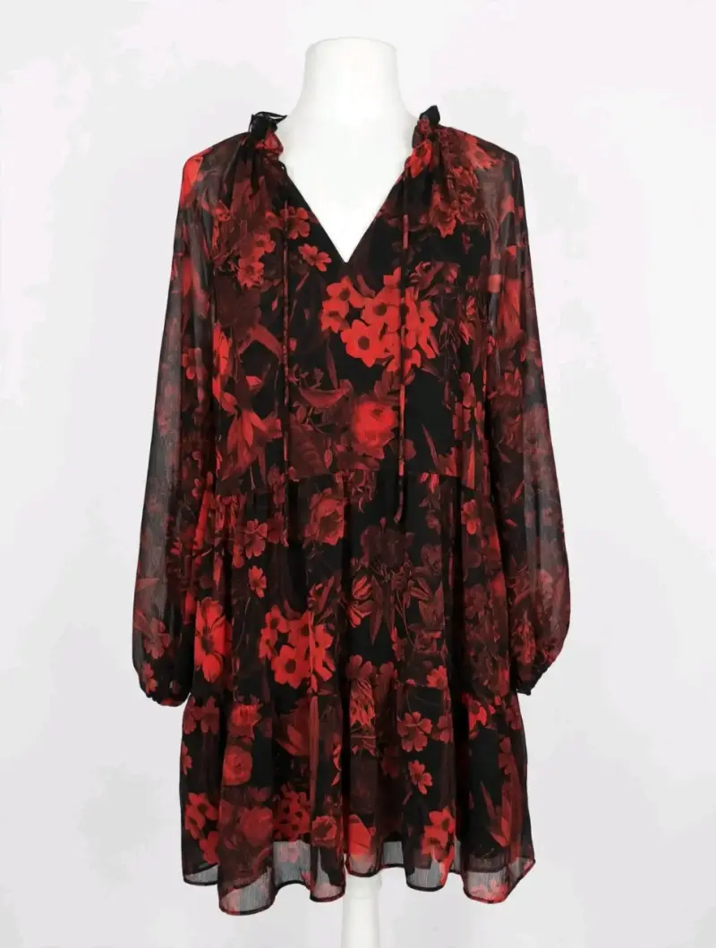Vestido floral rojo y negro con mangas largas