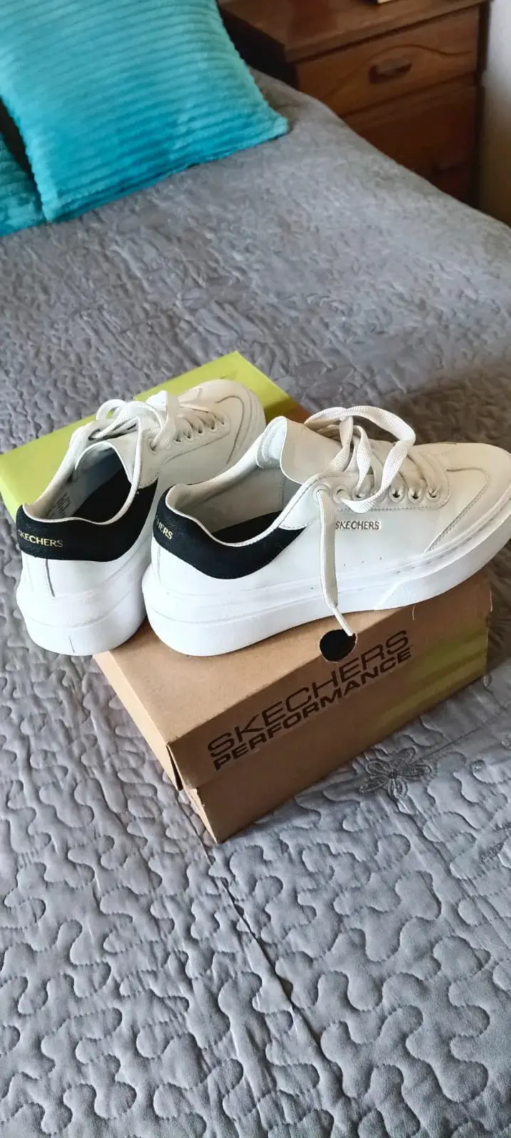 Zapatillas blancas Skechers Performance - 1