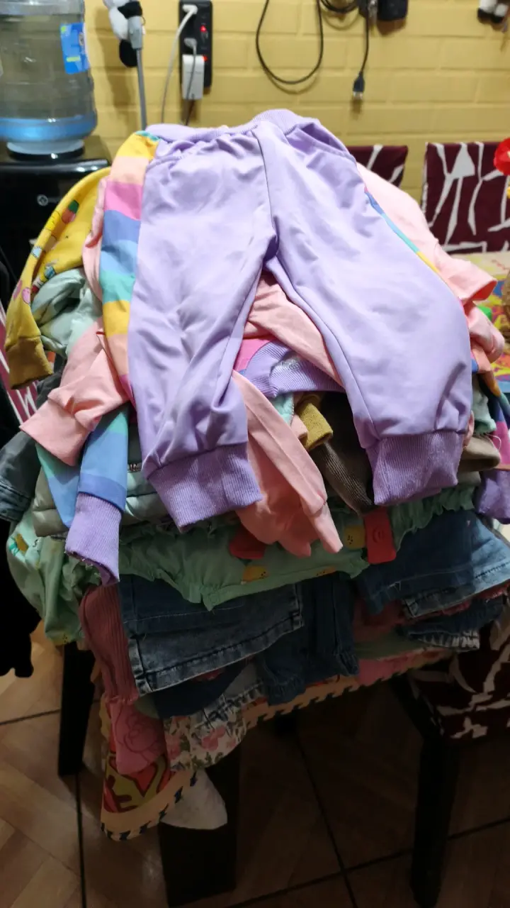 Ropa infantil variada en buen estado - 3