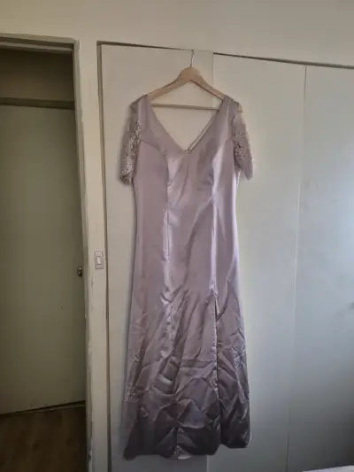 Vestido largo de fiesta con encaje - miniatura 2