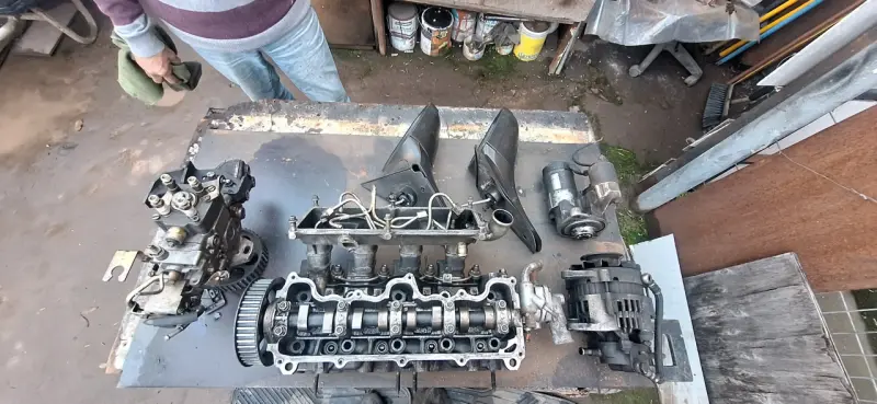 Conjunto de piezas de motor usadas para auto - 3