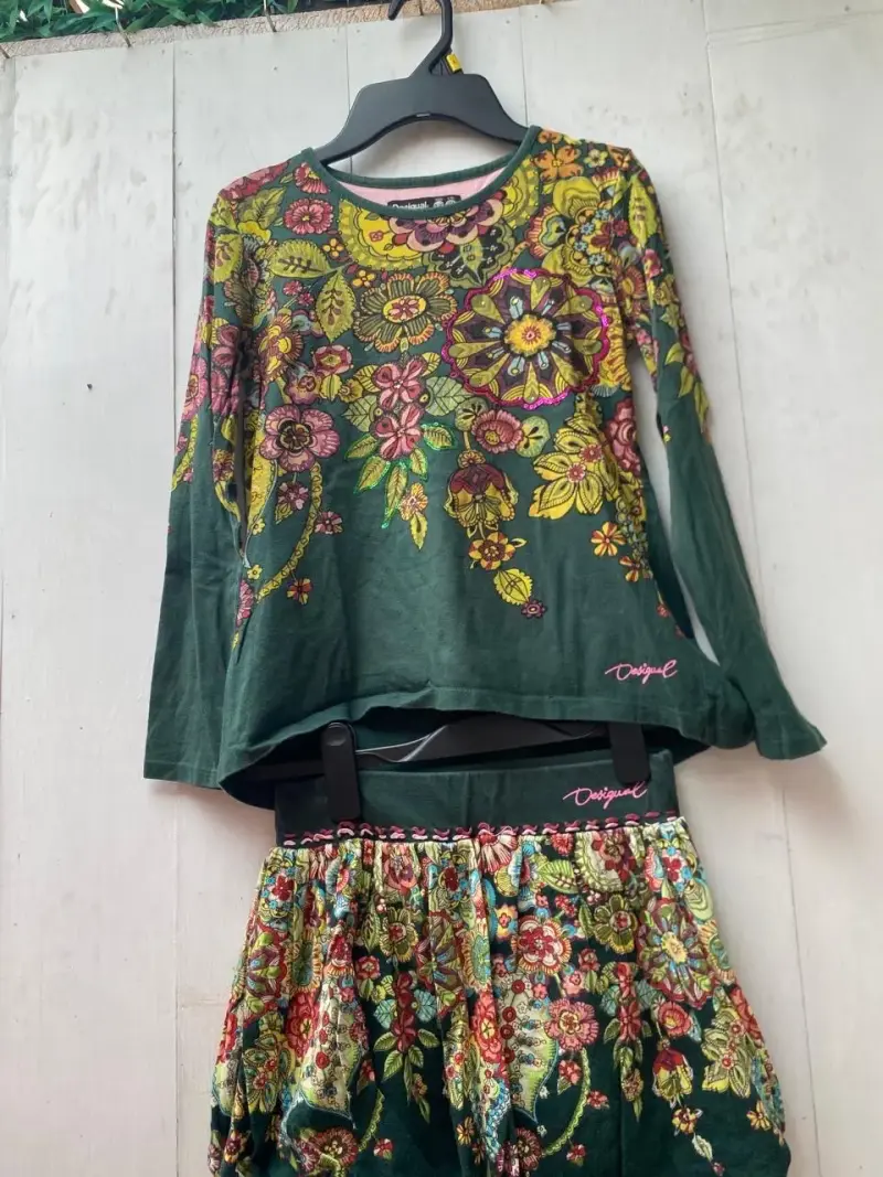 Conjunto Desigual para Niña con Estampado Floral - 1
