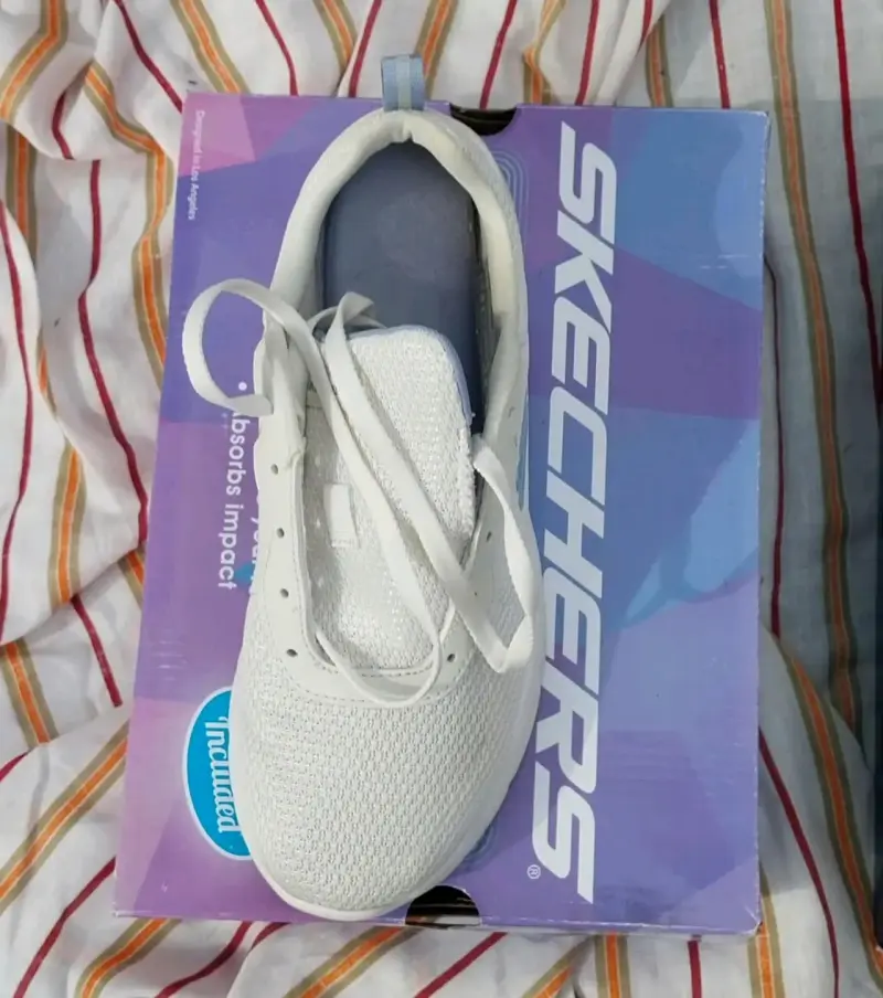 Zapatillas blancas Skechers para mujer