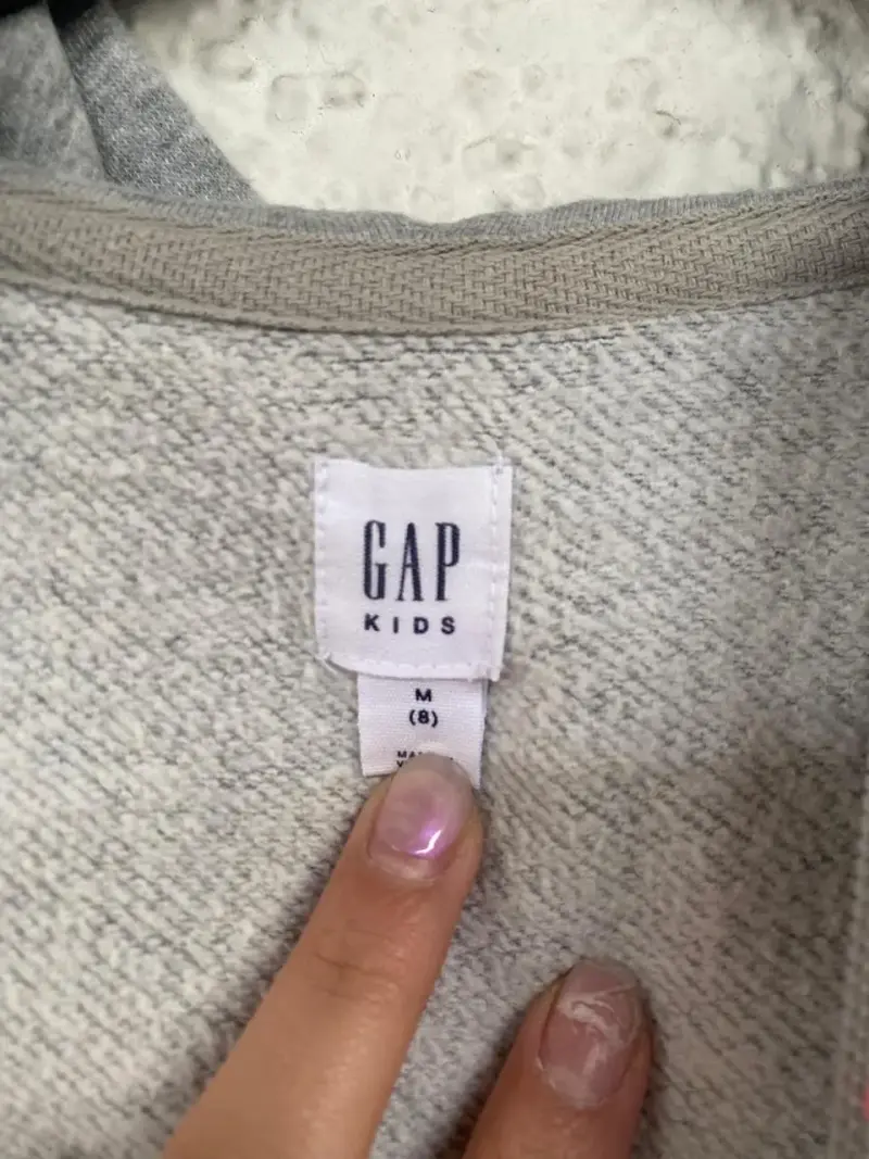 Polerón con capucha gris GAP Kids - 3