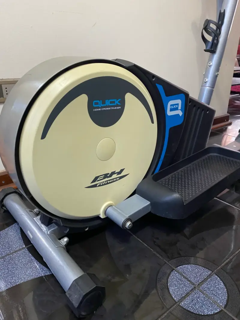 Elíptica Nordika BH Fitness Quick con Control de Tensión - 3
