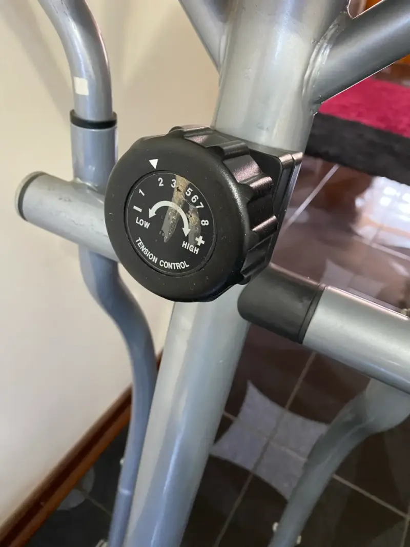 Elíptica Nordika BH Fitness Quick con Control de Tensión - 4