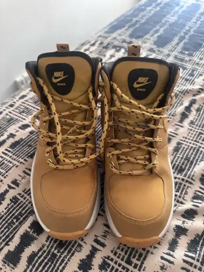 Botas Nike Manoa  Color Miel - miniatura 1