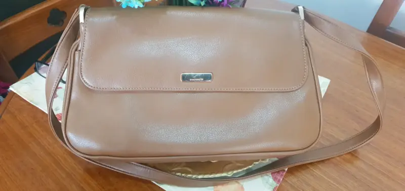 Cartera Liz Claiborne con billetera incorporada - 1