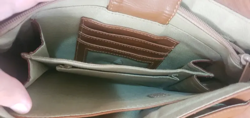 Cartera Liz Claiborne con billetera incorporada - 4