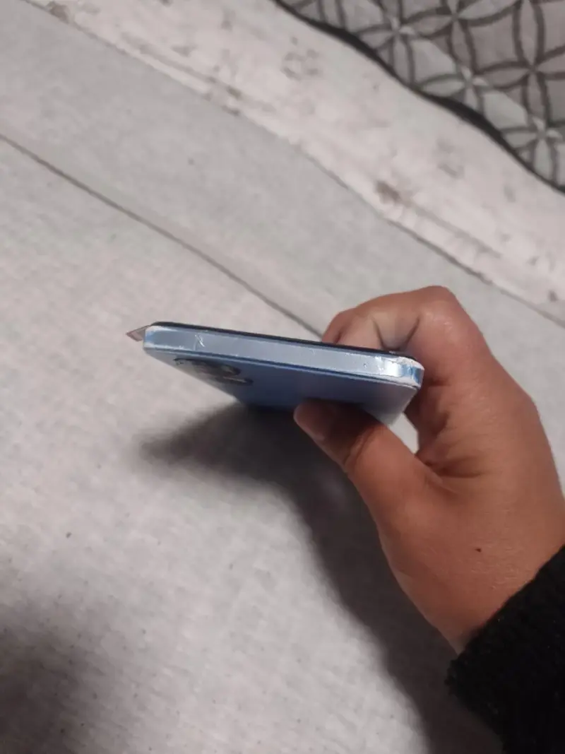 Smartphone Oppo A17 azul en buen estado - 3