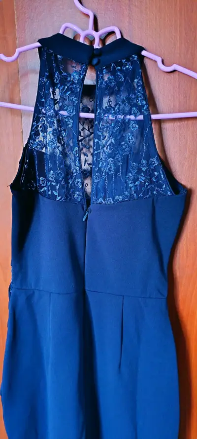 Vestido largo azul con encaje floral - miniatura 3