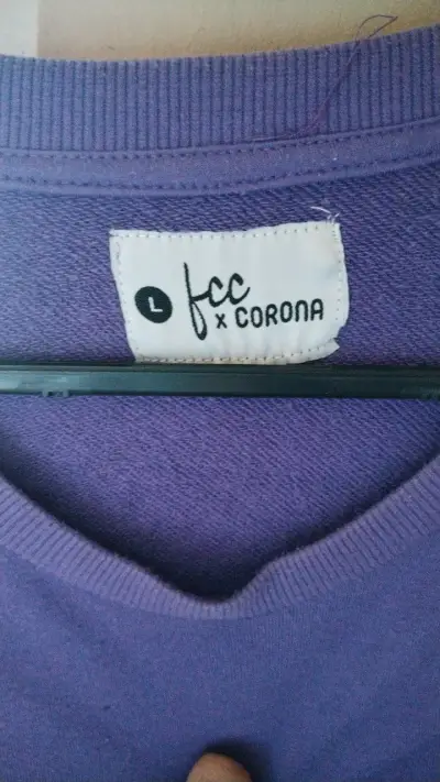 Polerón FCC x Corona azul con diseño Authentic - miniatura 3