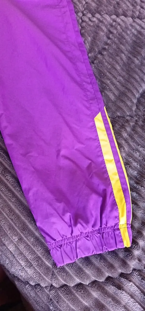 Cortavientos Original Lakers morada con cierre - 4