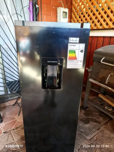 Refrigerador Libero con dispensador de agua - miniatura 2
