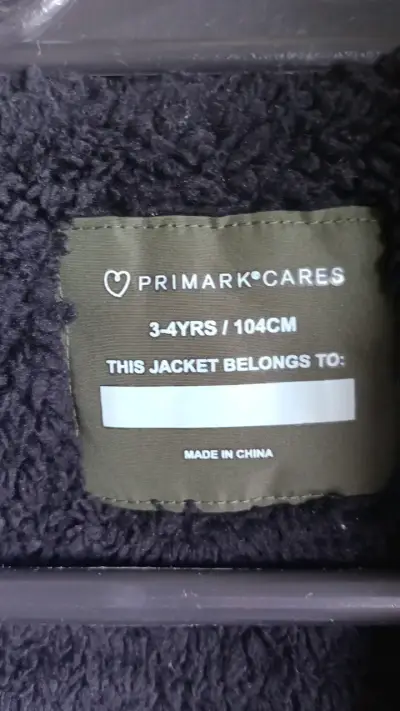 Chaqueta de invierno para niño con capucha de pelo - miniatura 3